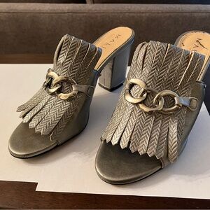 Mally Women's Metallic Silver Kiltie Fringe Mules Chain Detail US 11